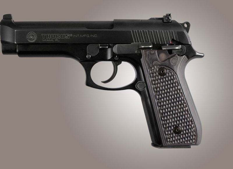 CACHAS HOGUE TAURUS PT99/PT92/PT-100/PT-101 COMPUESTO G10 TEXTURIZADO PIRAÑA CON DECOKER NEGRO/GRIS (99137-BLKGRY)