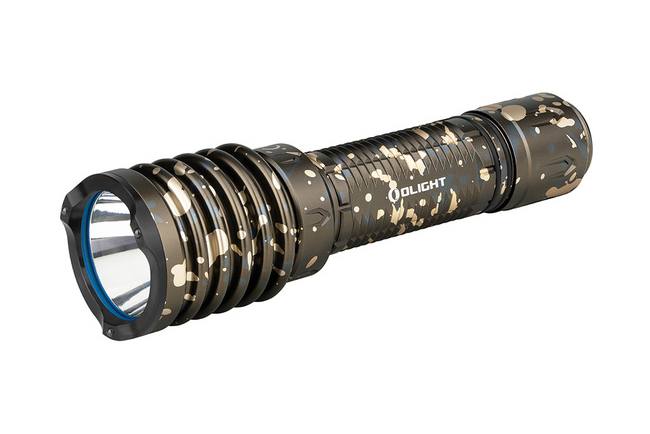 LINTERNA OLIGHT WARRIOR X3 LINTERNA TACTICA DE MANO, ESCOPETA/RIFLE/CARABINA (USO CON sROD 7) CON ESTUCHE, COLOR CAMUFLAJE, 1000 LUMENES, LUZ ALTA/BAJA, RECARGABLE, CARGADOR MAGNETICO.