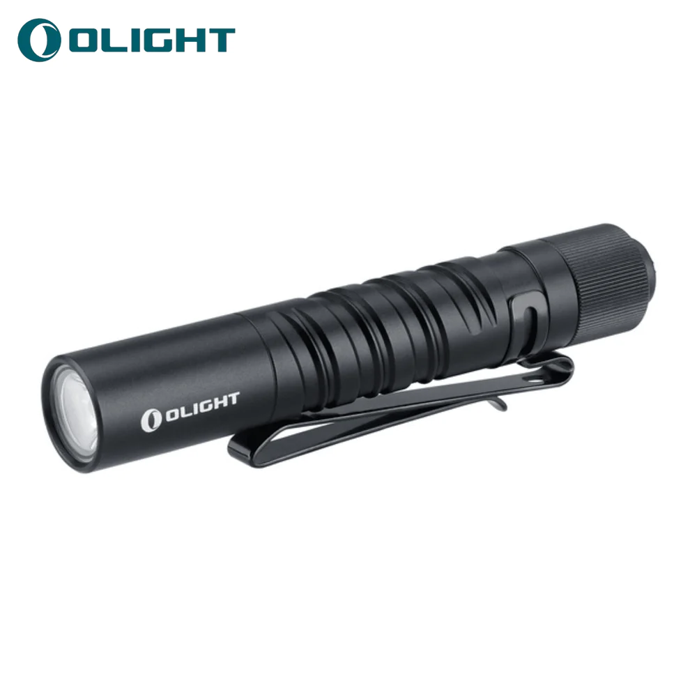 LINTERNA OLIGHT i3T EOS MINI LINTERNA , TIPO CLIP DOBLE USO EN PANTALON/CAMISA/GORRA, COLOR NEGRA 180 LUMENES, LUZ ALTA/BAJA, BATERIA AAA.