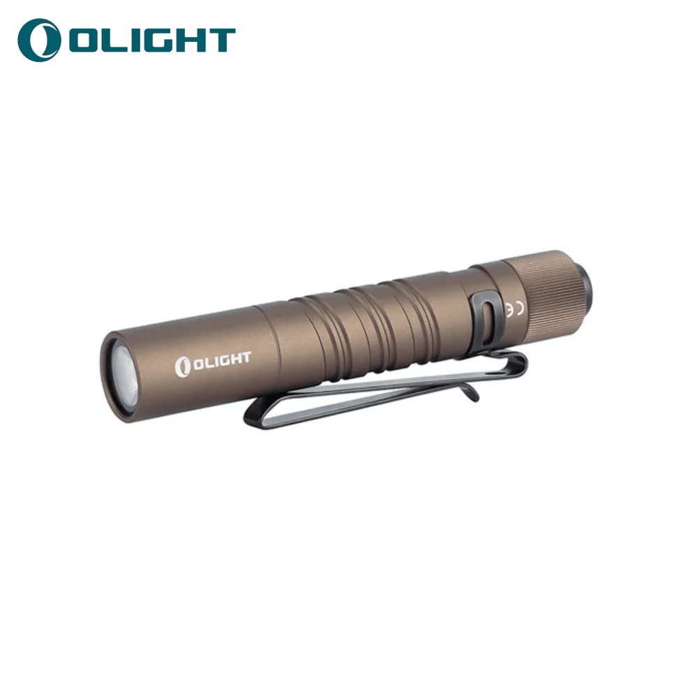 LINTERNA OLIGHT i3T EOS MINI LINTERNA, TIPO CLIP DOBLE USO, PANTALON/CAMISA/GORRA, COLOR ARENA, 180 LUMENES, LUZ ALTA/BAJA, BATERIA AAA.