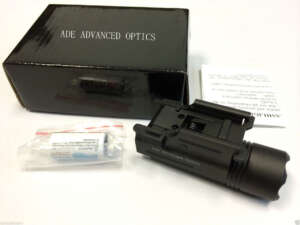LINTERNA TACTICA 200 LUMENS PARA PICATINNY,LUZ FIJA/INTERMITENTE ADE OPTICS (PL200S)