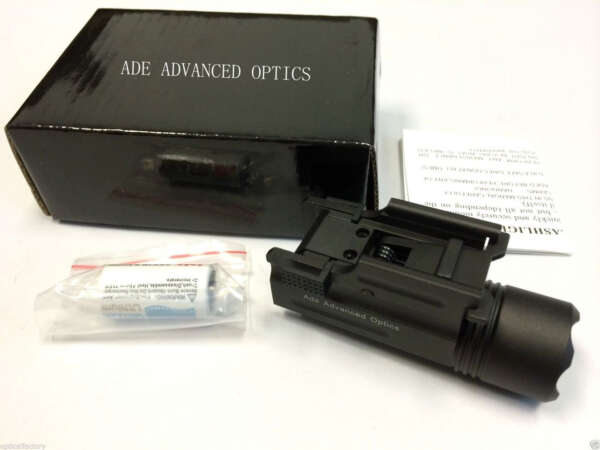 LINTERNA TACTICA 200 LUMENS PARA PICATINNY,LUZ FIJA/INTERMITENTE ADE OPTICS (PL200S)