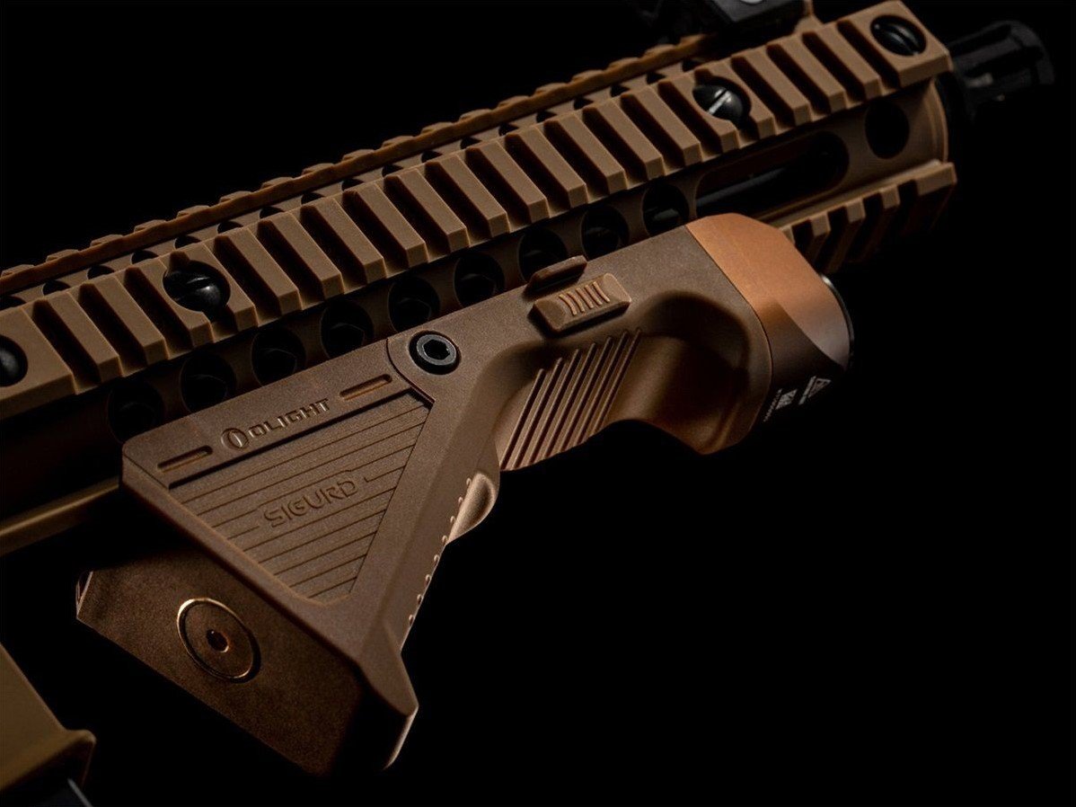 SIGURD - GUARDAMO Y LINTERNA TACTICA AMBIDIESTRA BRONCE - Imagen 4