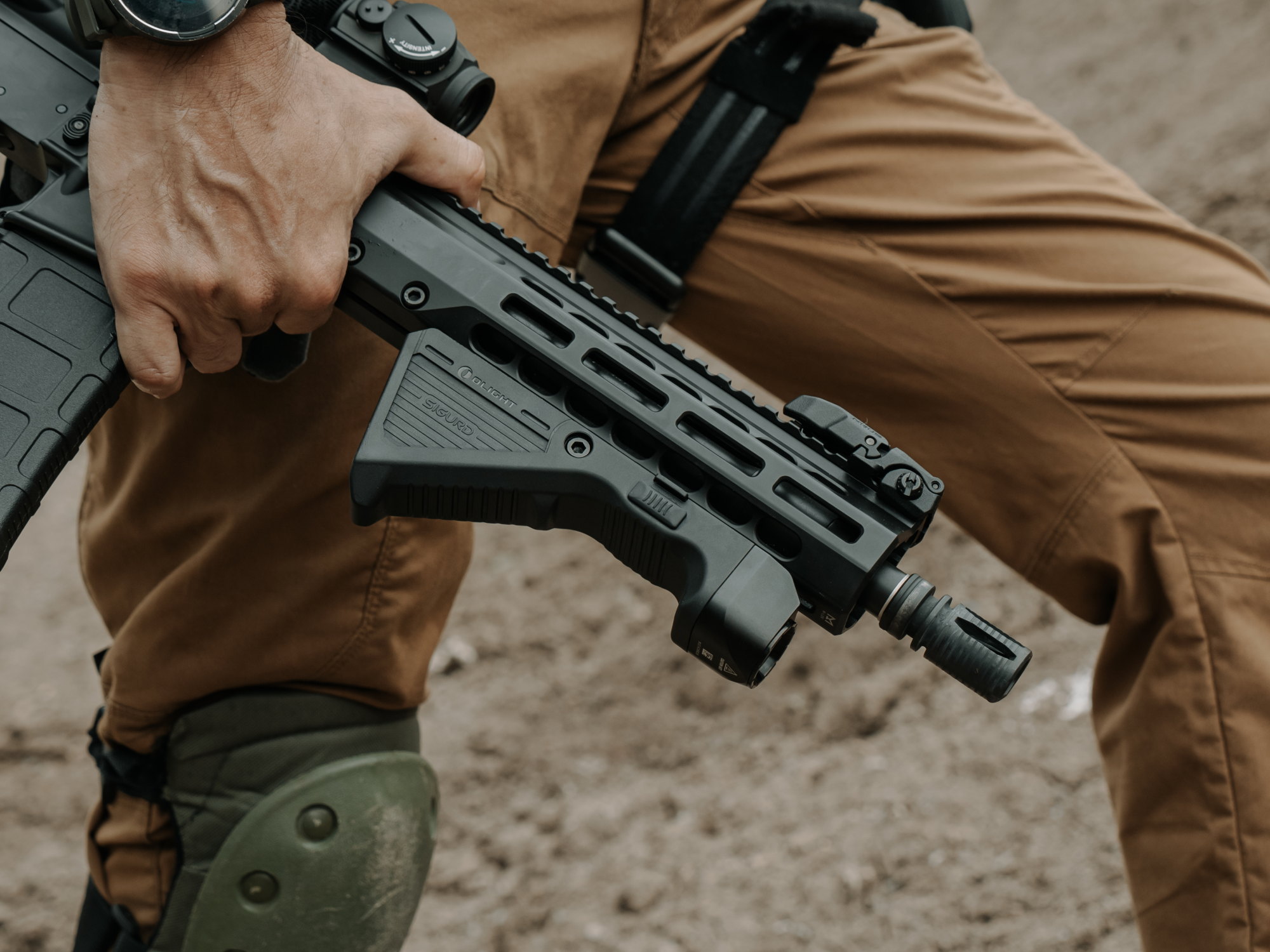 SIGURD - GUARDAMO Y LINTERNA TACTICA AMBIDIESTRA NEGRA - Imagen 7