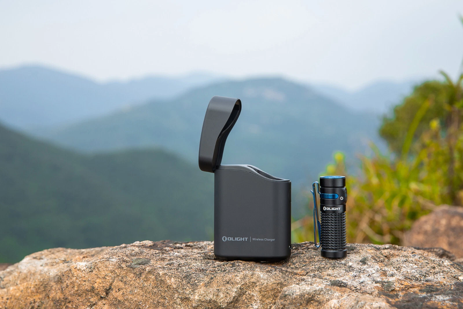 BATON 4 PREMIUM EDITION - LINTERNA Y POWER BANK - NEGRA - Imagen 4