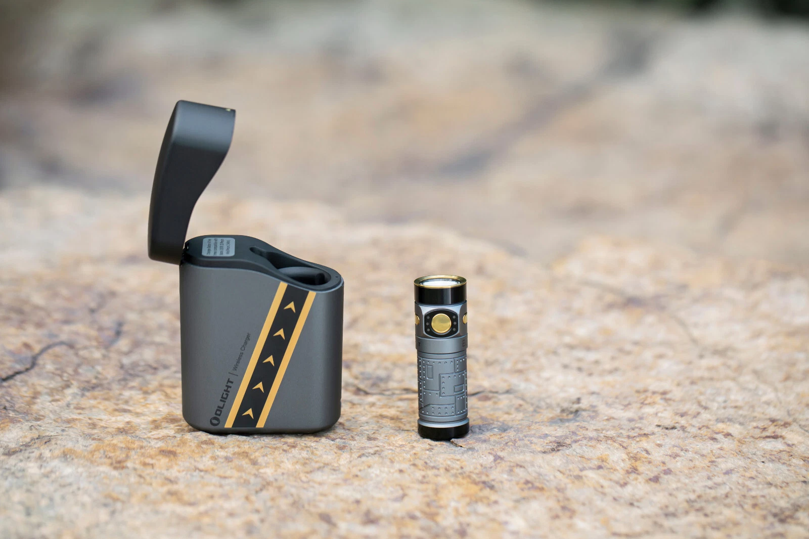 BATON 4 PREMIUM EDITION - LINTERNA Y POWER BANK - PILOT - Imagen 2